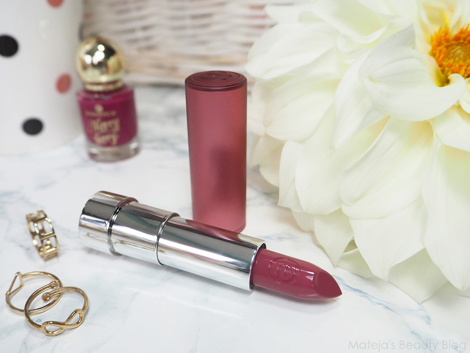 Essence Mat Mat Mat! Lipstick 03 Wow Effect Mateja's Beauty Blog