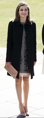 Manteau Hugo Boss / escarpins Lodi / pochette Magrit