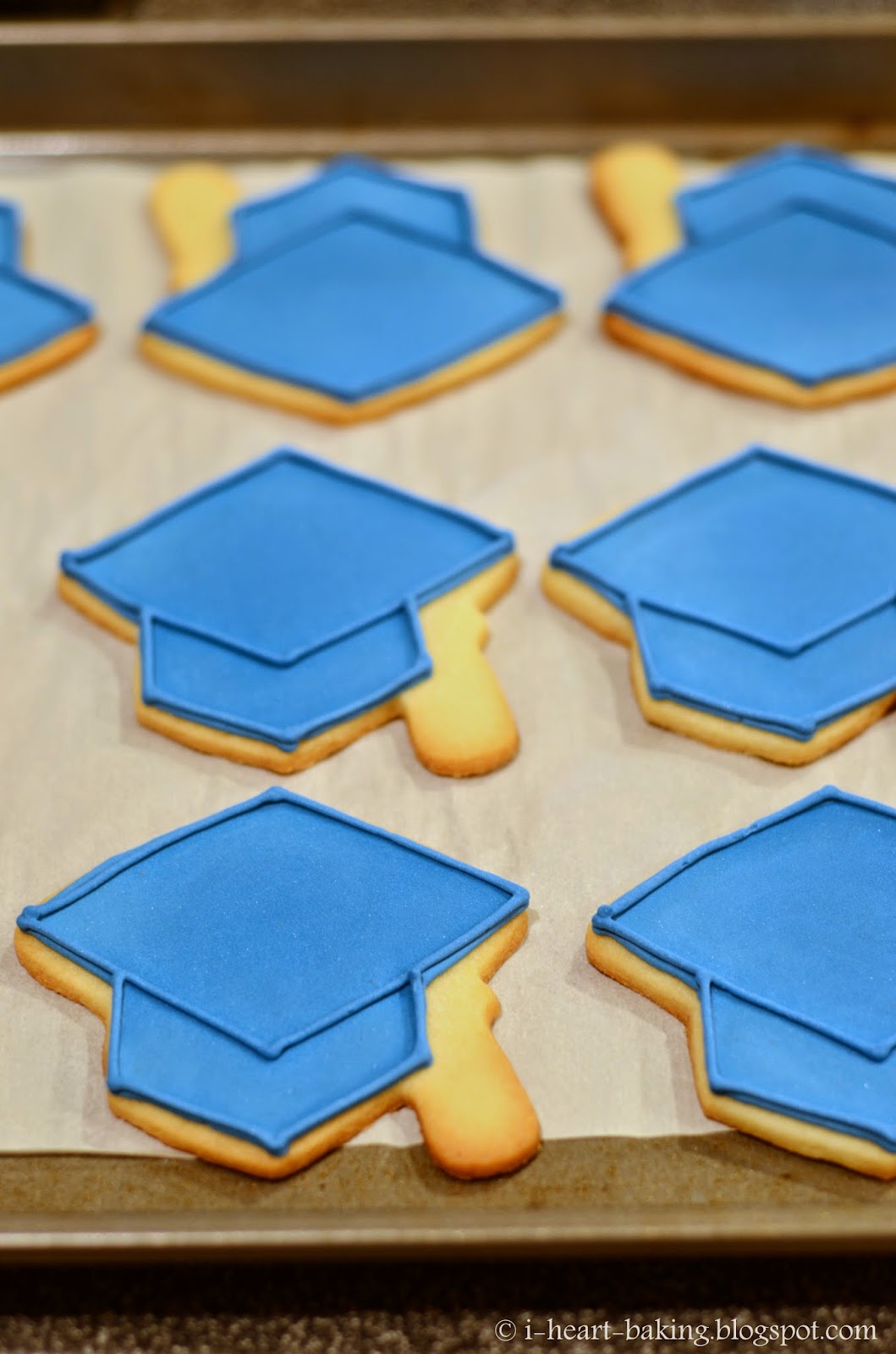 i heart baking! graduation cap cookies
