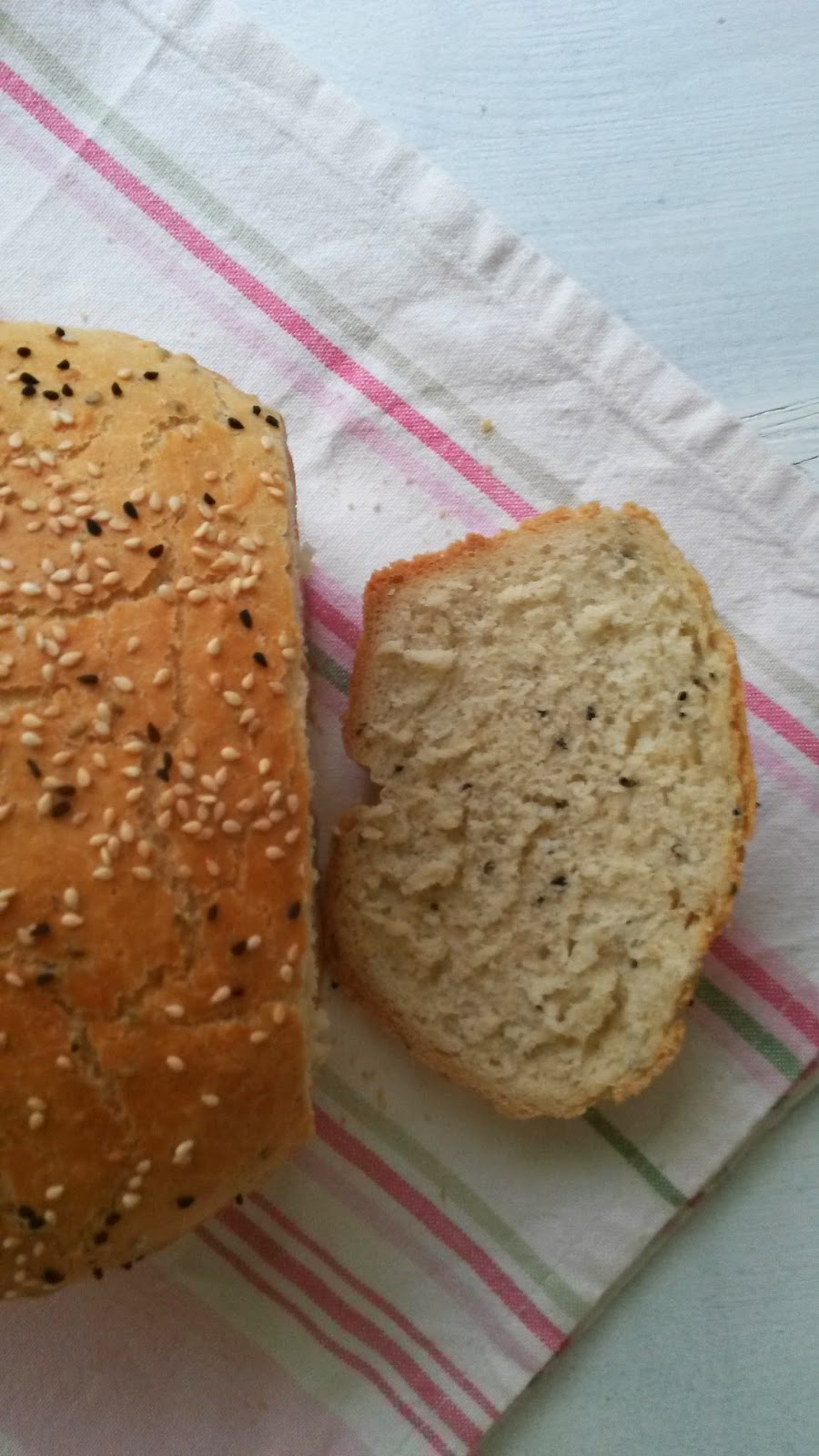 Natis Kuchentraum: Brot mit Sesam und Schwarzkümmel