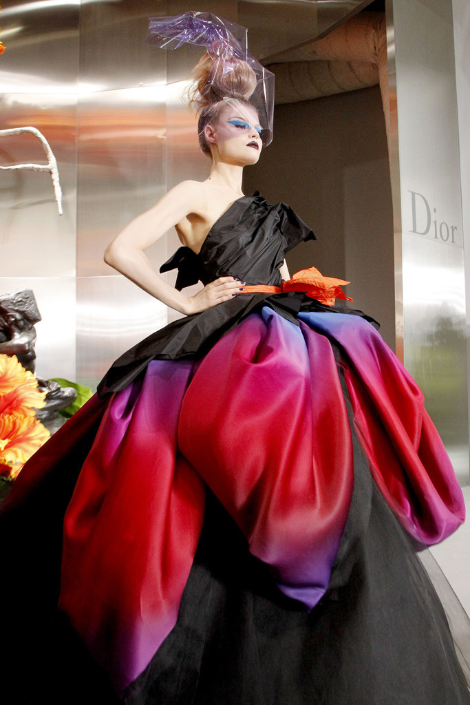 Fashion Runway Christian Dior 2010 F/W haute couture