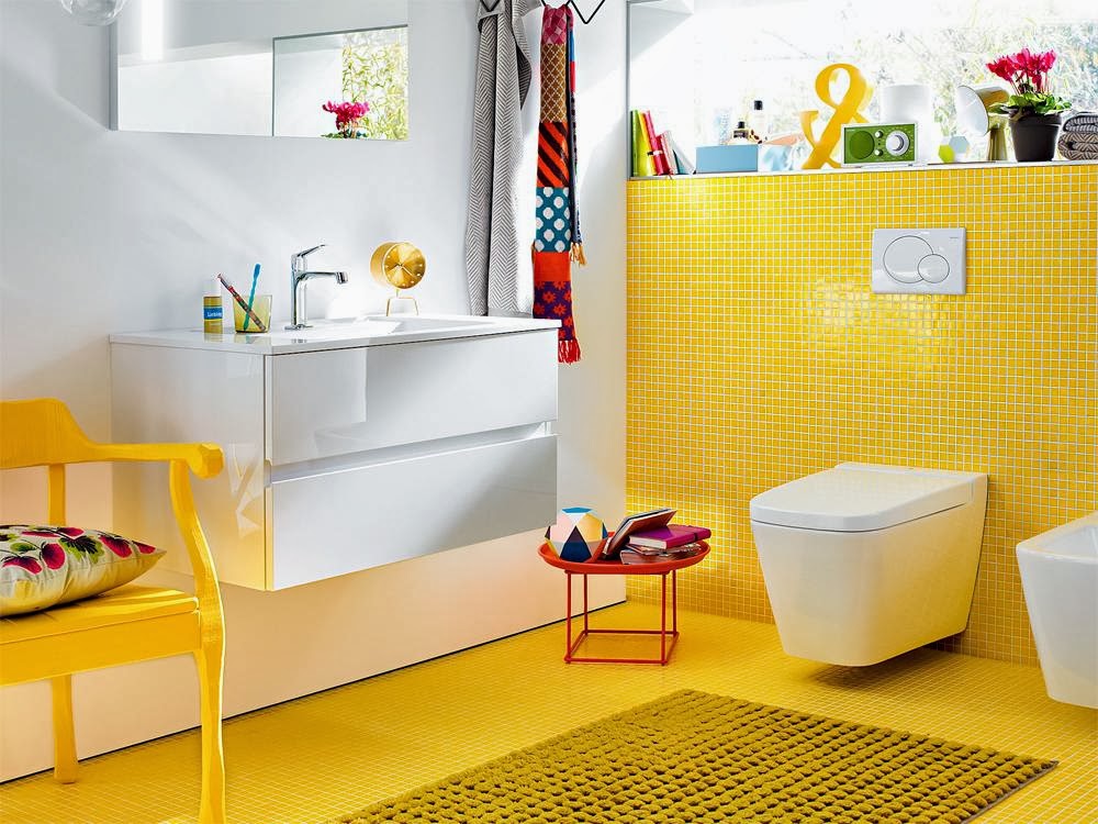 baño amarillo