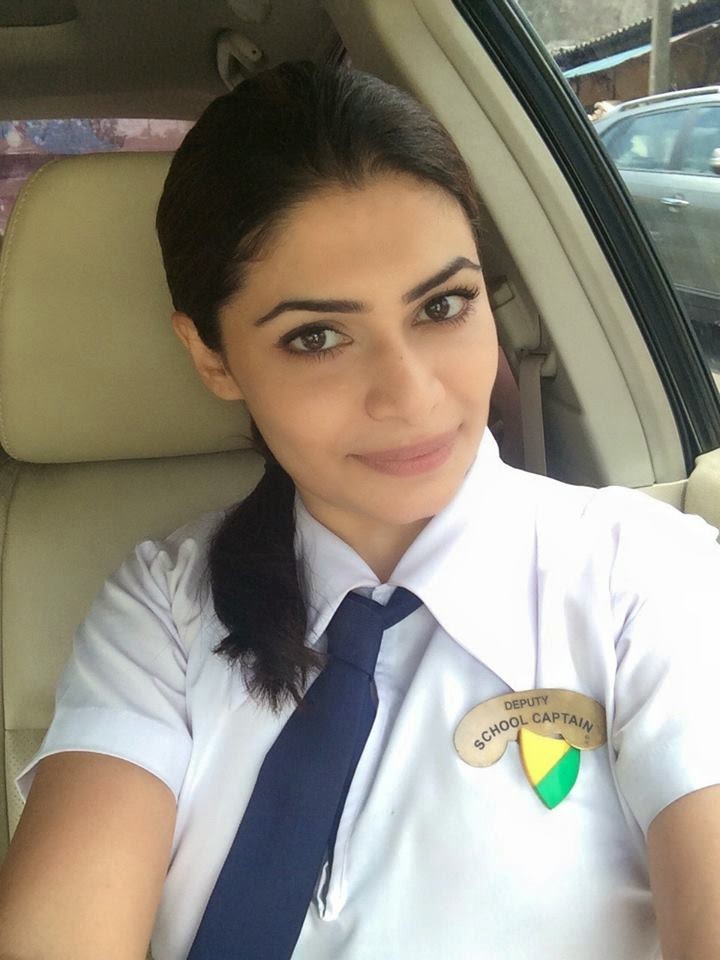 Hirunika attends school again - Gossip Lanka News [English]