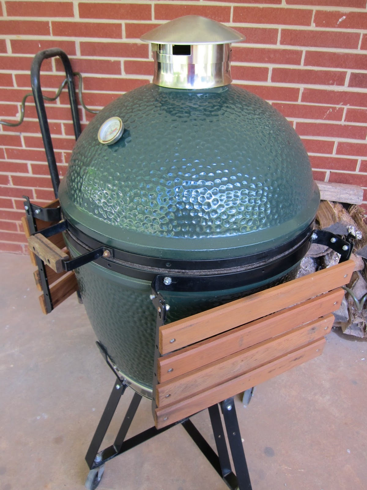 Barbecue Master: Big Green Egg Stainless Steel Vent Cap - Big Improvement
