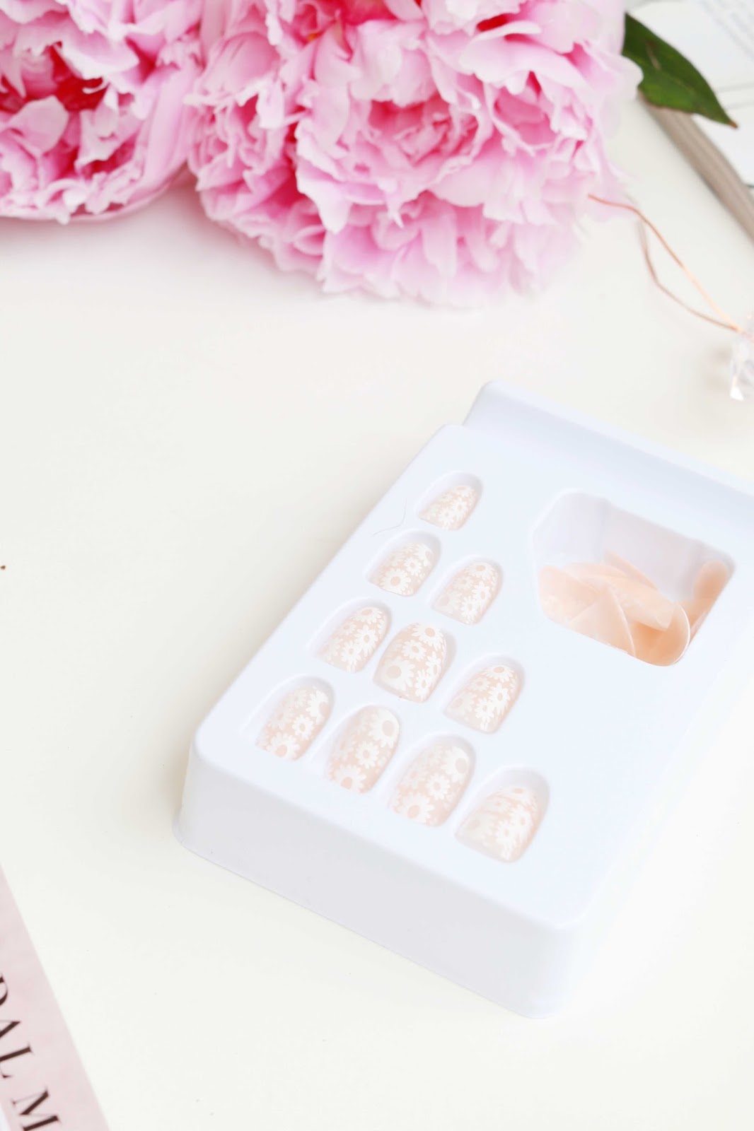 What Happened When I Tried Press On Nails For The First Time