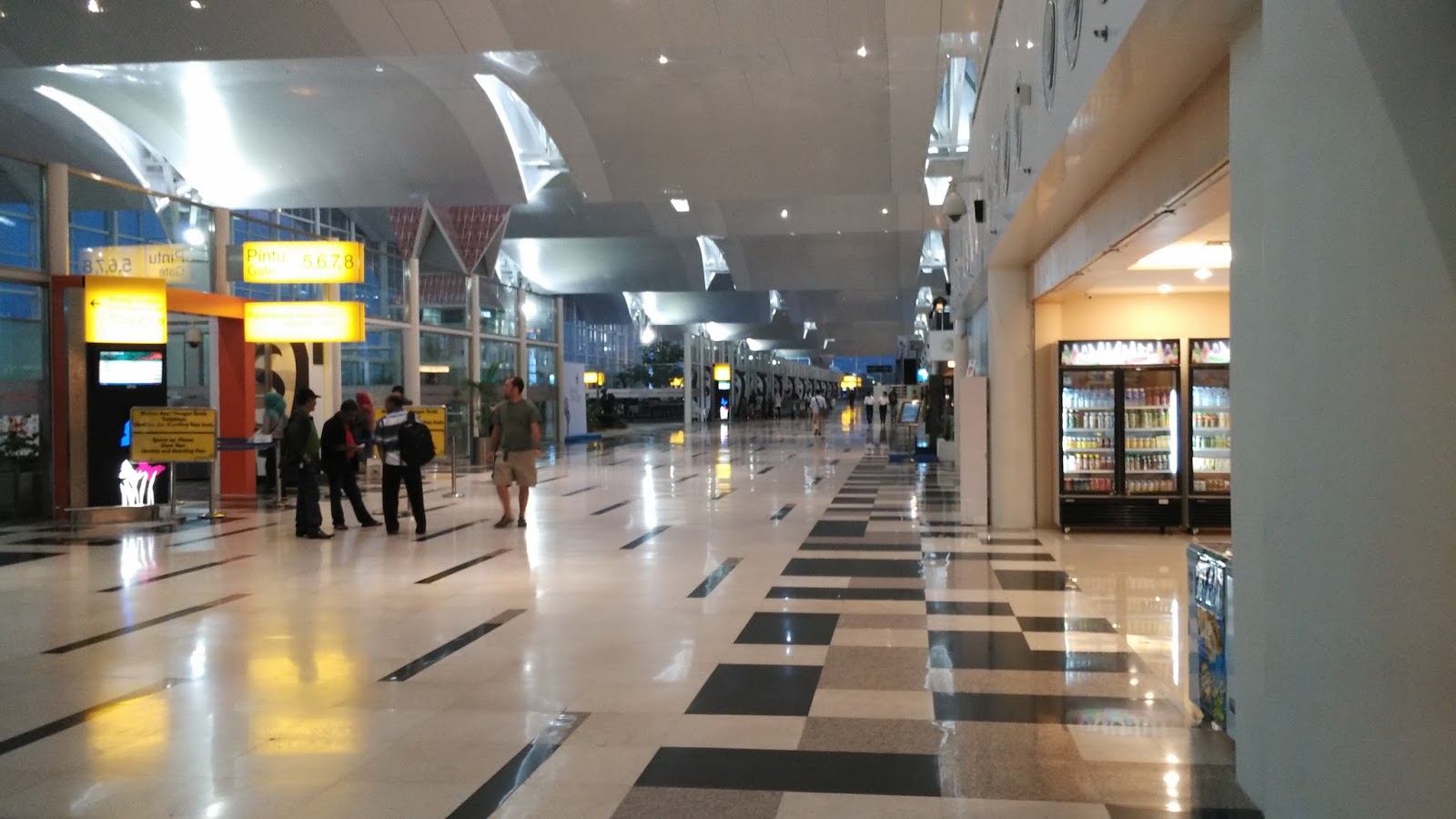 Travelholic Bandara Kuala Namu Medan