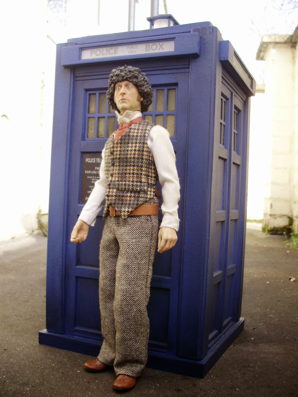 The Scones of Blood: DOCTOR WHO TARDIS MODEL 1:7 SCALE