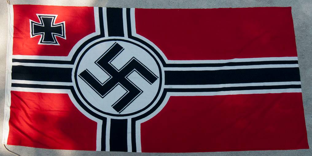 Флаг 3 рей. Балтийский Рейх флаг. Флаг третьего рейха квадрат.