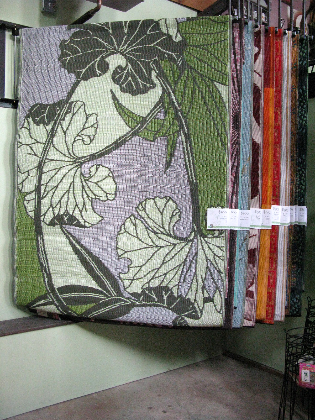 Victoria Gardens It's now easier to choose your Indoor/Outdoor rug at