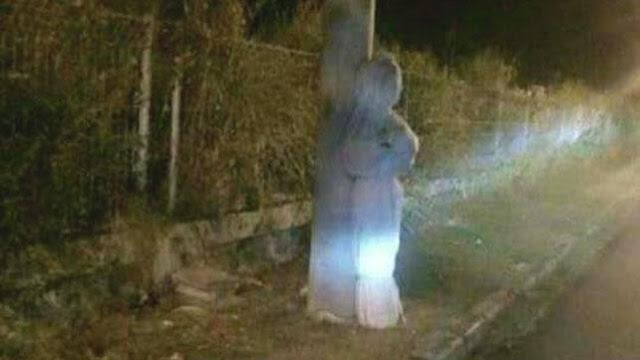 Benar Ada Sosok Pocong Pinggir Jalan Di Surabaya, Ternyata Ini yang Jadi Incaran Utamanya Benar Ada Sosok Pocong Pinggir Jalan Di Surabaya, Ternyata Ini yang Jadi Incaran Utamanya