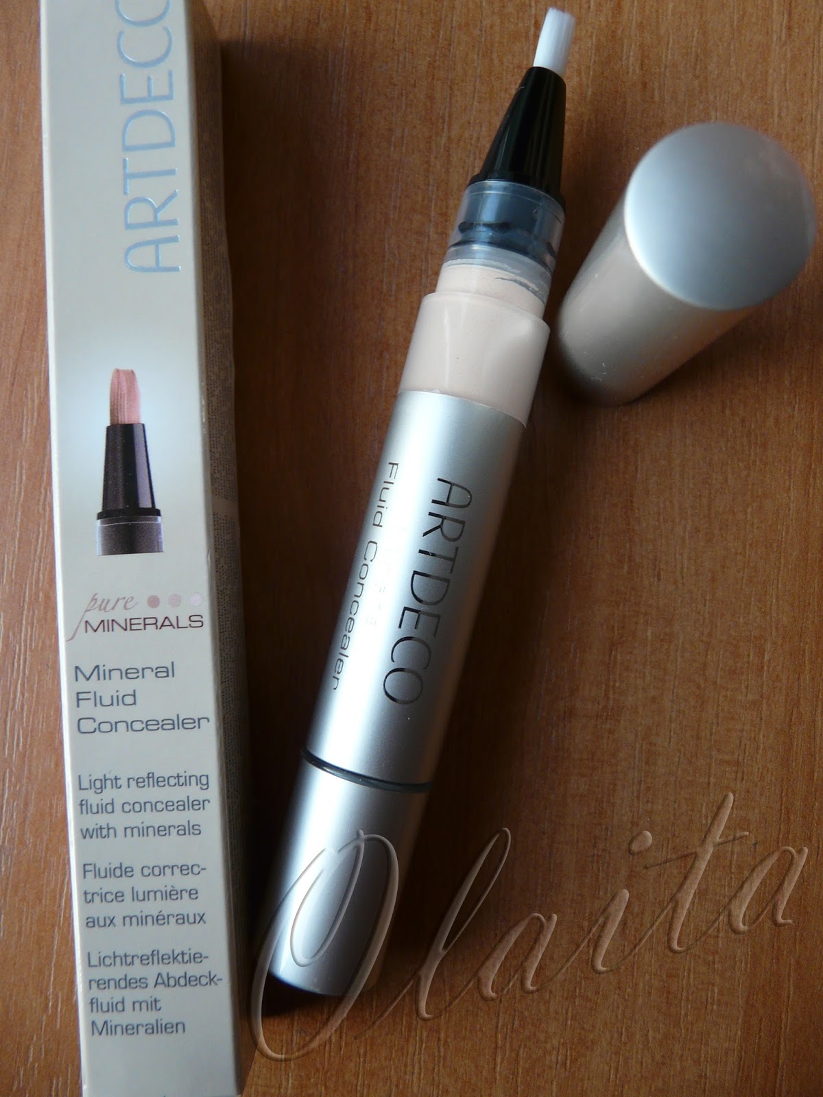 Fluid concealer. Lord & berry soft touch fluid concealer. Kiko milano highlighting effect fluid concealer. Консилер кико 01. Корректор для глаз в золотом тюбике.