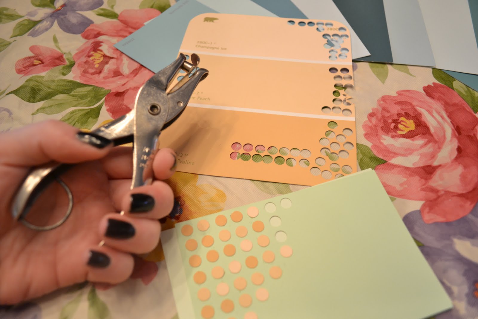 unhurried hearts: Paint Sample Crafts!