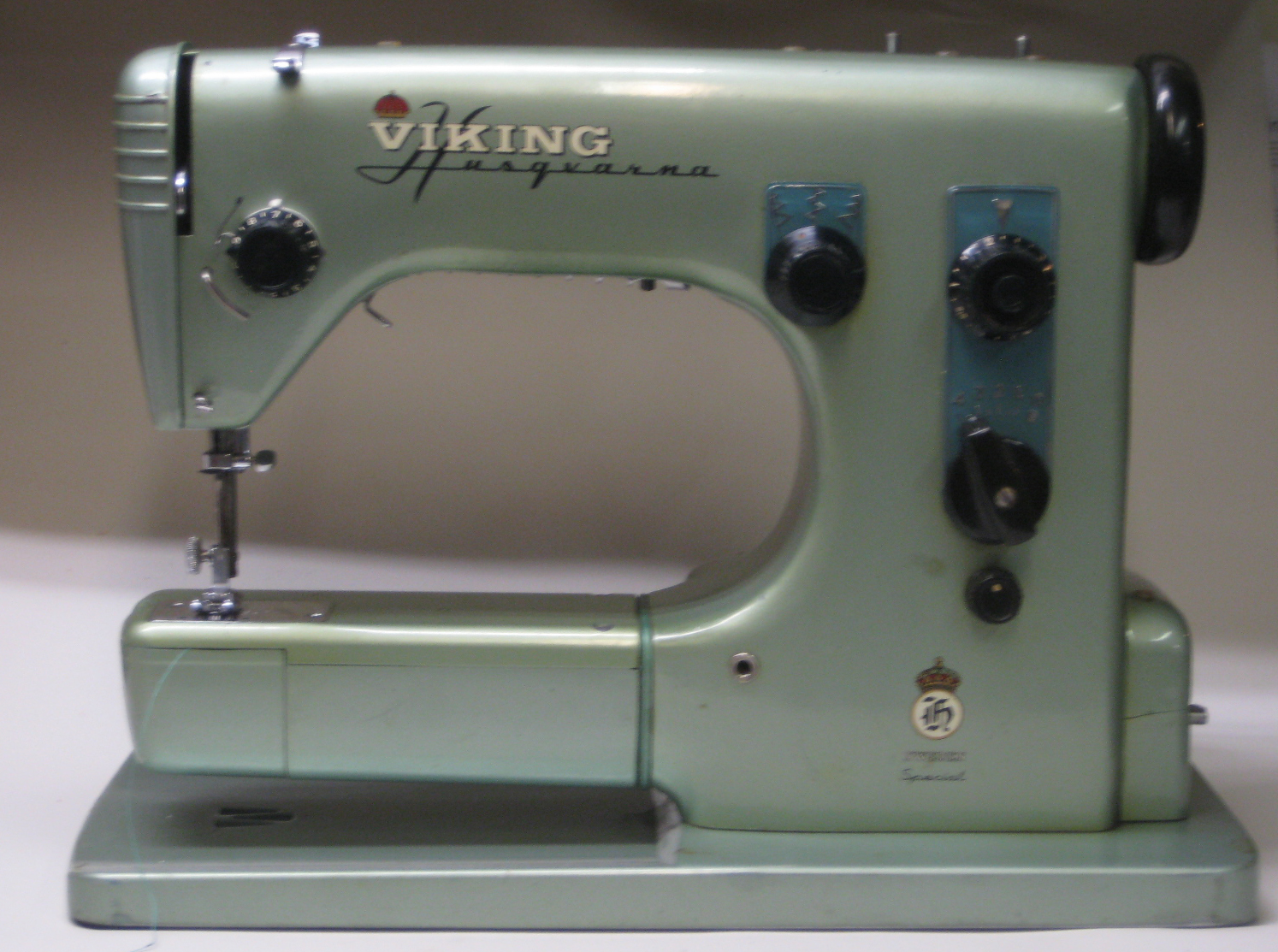 MI Vintage Sewing Machines: Husqvarna Viking SPECIAL (1950s)