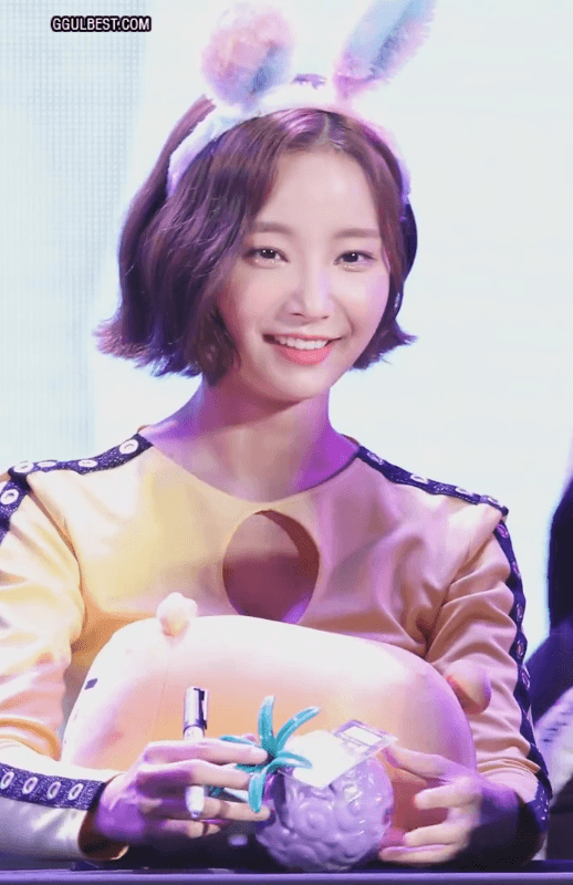 단발머리한 모모랜드 연우