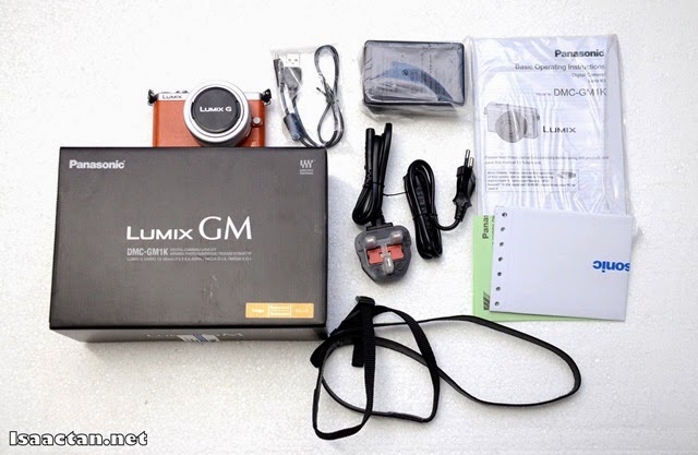 Unboxing the contents of the Panasonic Lumix DMC-GM1 box Unboxing the contents of the Panasonic Lumix DMC-GM1 box