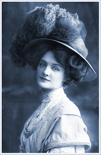imagen vintage de dama victoriana en color azul