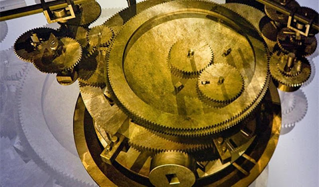 3.400 μυστικά του μηχανισμού των Αντικυθήρων ΕΝΑΣ ΑΡΧΑΙΟΣ ΦΟΡΗΤΟΣ ΥΠΟΛΟΓΙΣΤΗΣ ΓΙΑ ΤΟ ΣΥΜΠΑΝ
