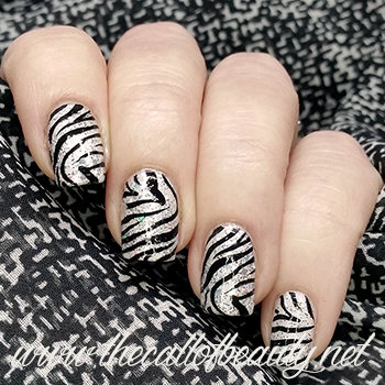 Zebra Manicure