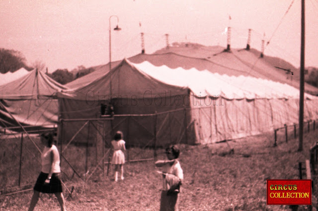 Chapiteau et tentes ecurie de la ménagerie du Cirque Franz Althoff 1967