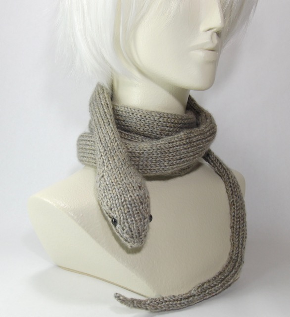 Beachton Blank Works Realistic Knit Snakes Oak Snake