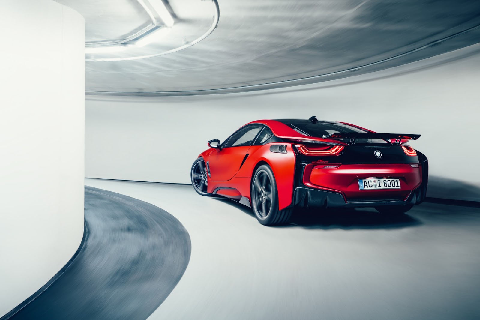 BMW%2Bi8%2Bby%2BAC%2BSchnitzer%2BParkhaus%2Bfahrend%2Bhinten_72.jpeg