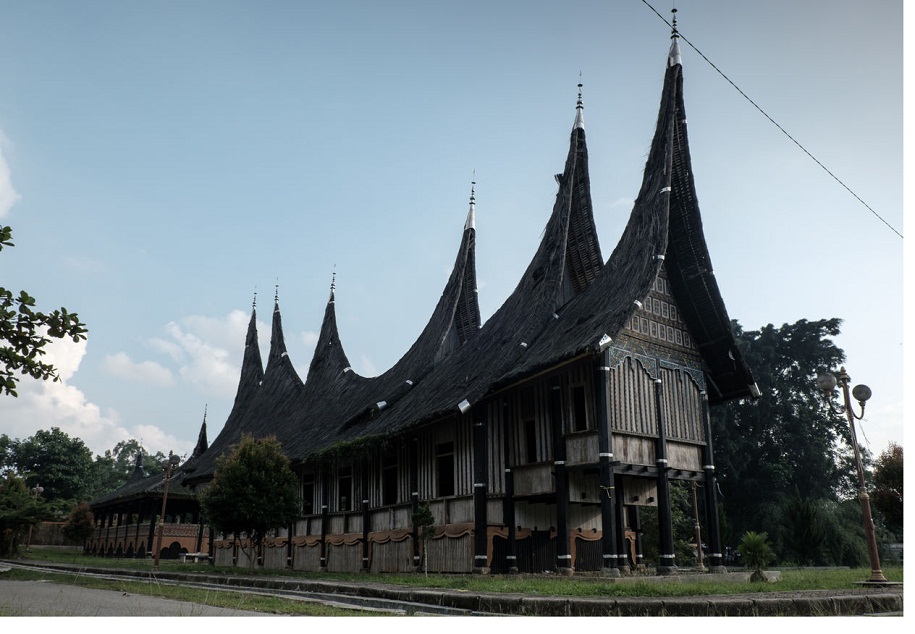 Atap Rumah Gadang runcing pustakapengetahuan com Atap Rumah Gadang runcing pustakapengetahuan com