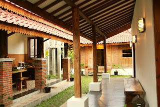 Desain gambar  dan foto rumah limasan Rumah tradisional