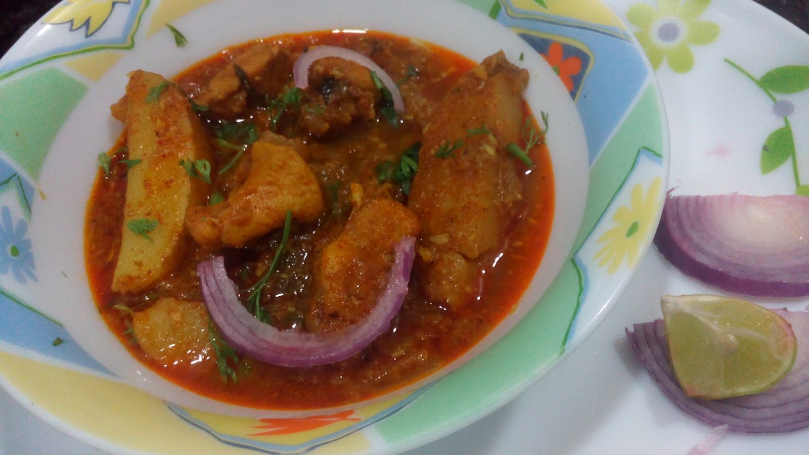 SKP Style spicy chicken curry,chaukalshi padthaticha chicken gravy