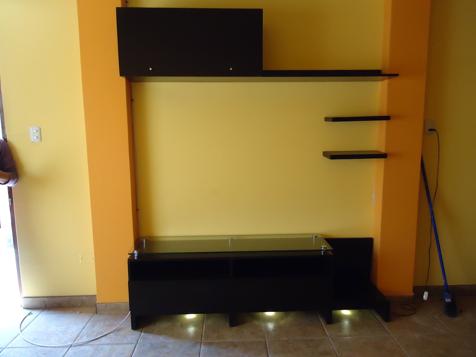 CREACIONES N.M. & J.M.: Diseños de Muebles de Tv