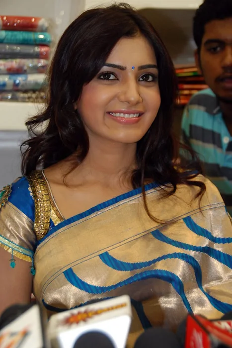 samantha in saree at skin touch textiles cute stills