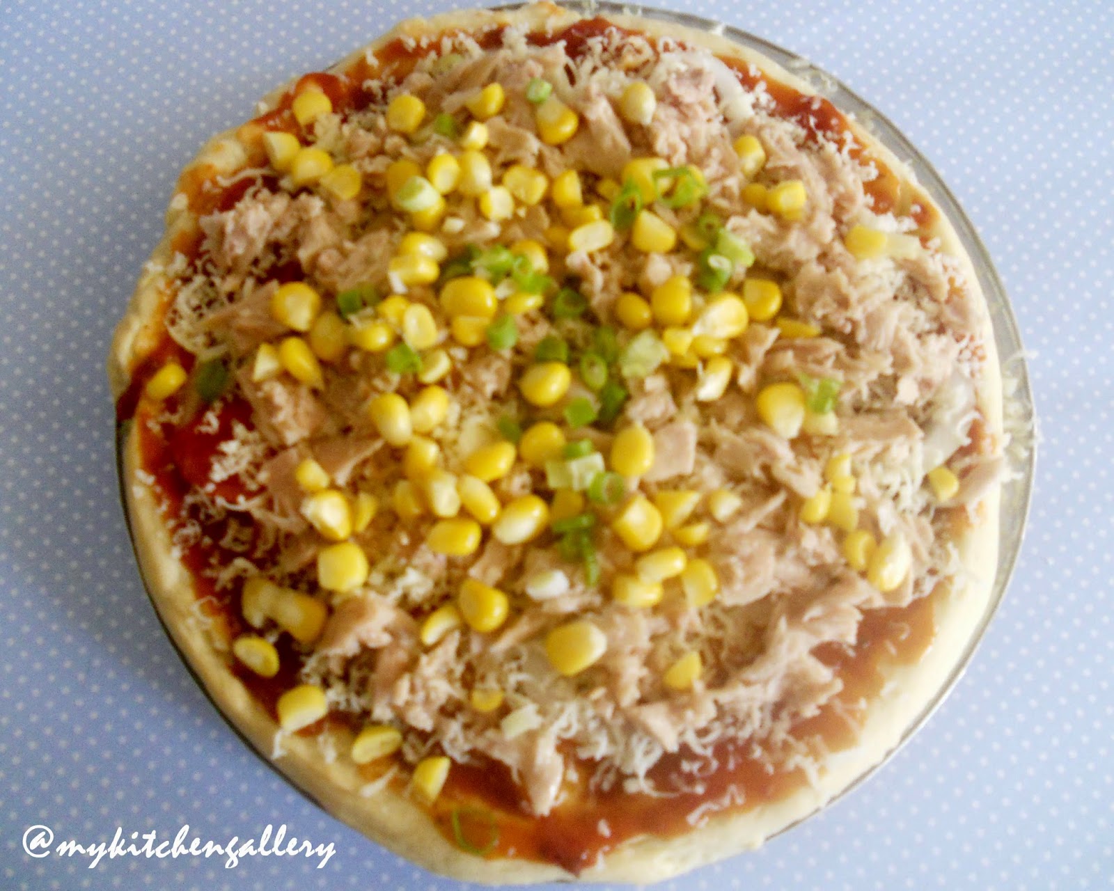 Lynn's Kitchen Tuna Melt Pizza