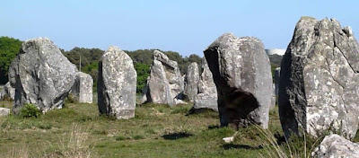 Carnac stones: Οι ανεξήγητες ευθυγραμμισμένες δομές από πέτρες στη Βρετάνη  