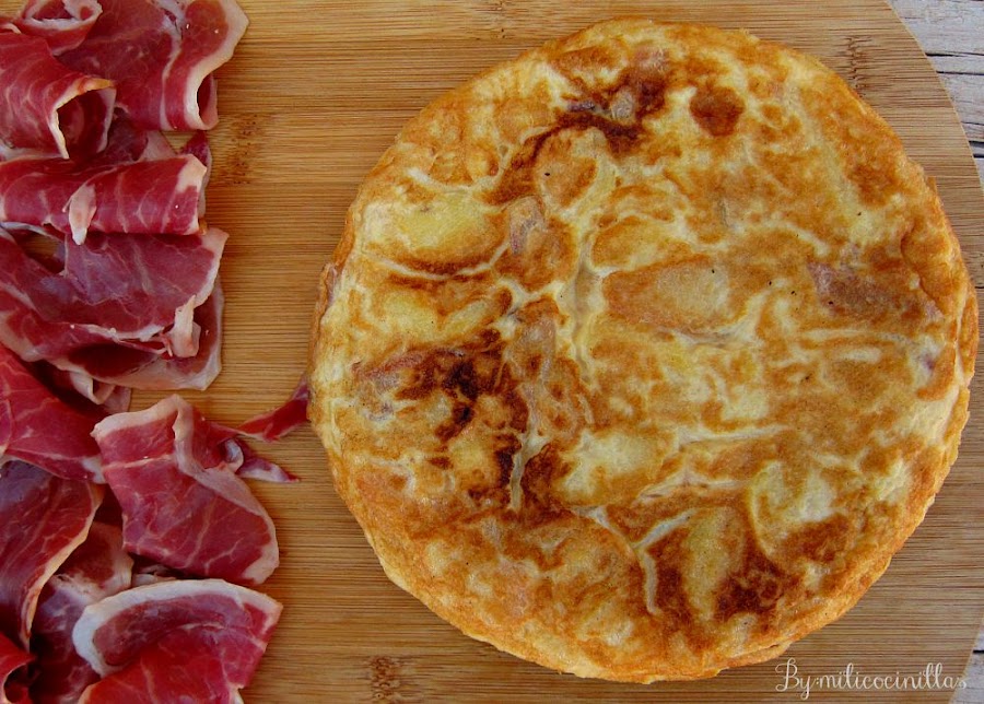 tortilla de Patatas Española 
