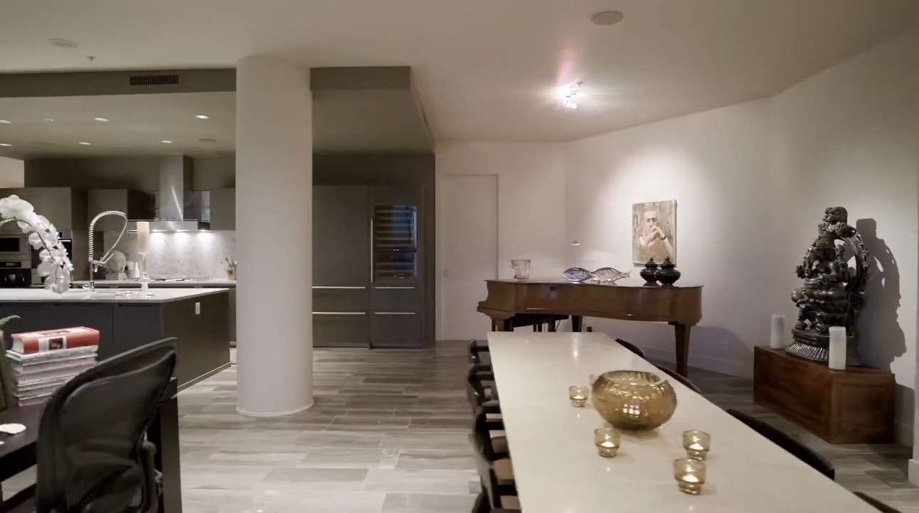 28 Photos vs. 1128 West Georgia Street #4901, Vancouver vs. Luxury Condo Interior Design Tour