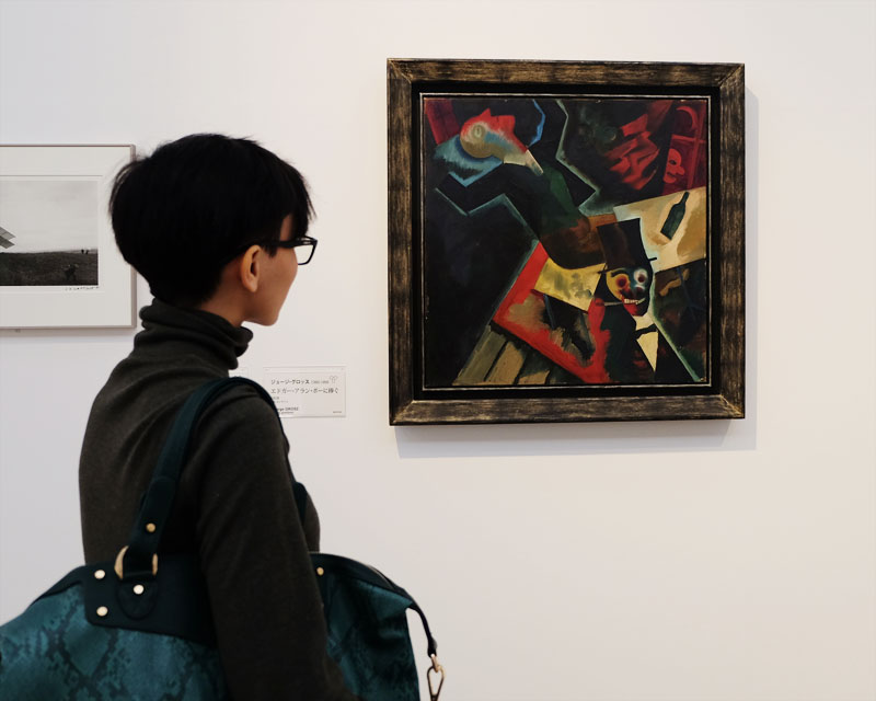 Girl looking at a painting in Yokohama Museum of Art
