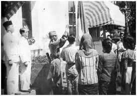 SAMBUTAN RAKYAT INDONESIA SETELAH MENDENGAR PROKLAMASI KEMERDEKAAN 17 AGUSTUS 1945 ~ Torehan sejarah