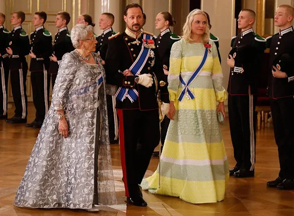 King Harald and Queen Sonja, Crown Prince Haakon, Crown Princess Mette-Marit and Princess Astrid at a gala dinner for Gudni Johannesson