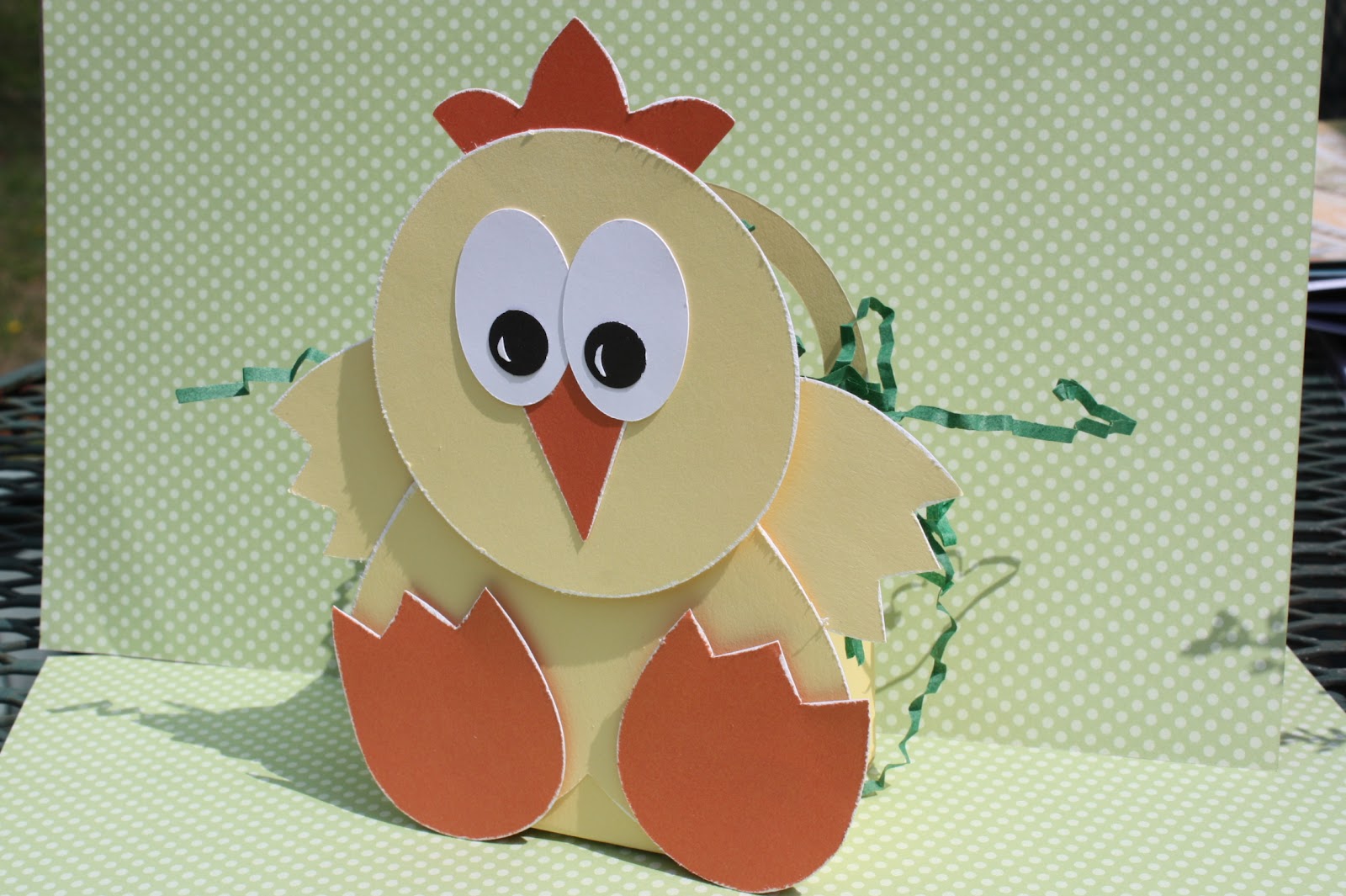 Classic Christina Incredibly CUTE Easter baskets using the Cricut Art