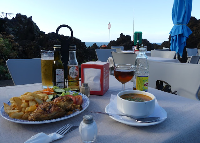 Mittagessen in Porto Moniz, Madeira Mittagessen in Porto Moniz, Madeira