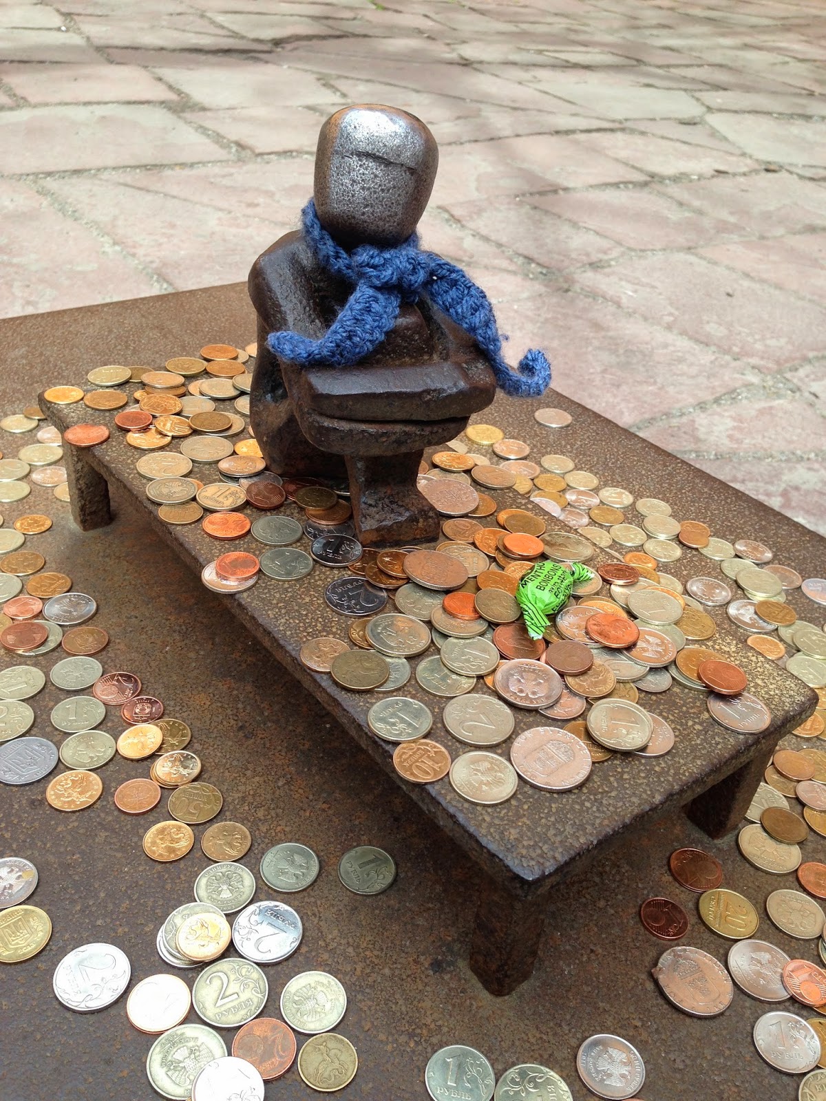 The Castle Home Smallest statue in Stockholm