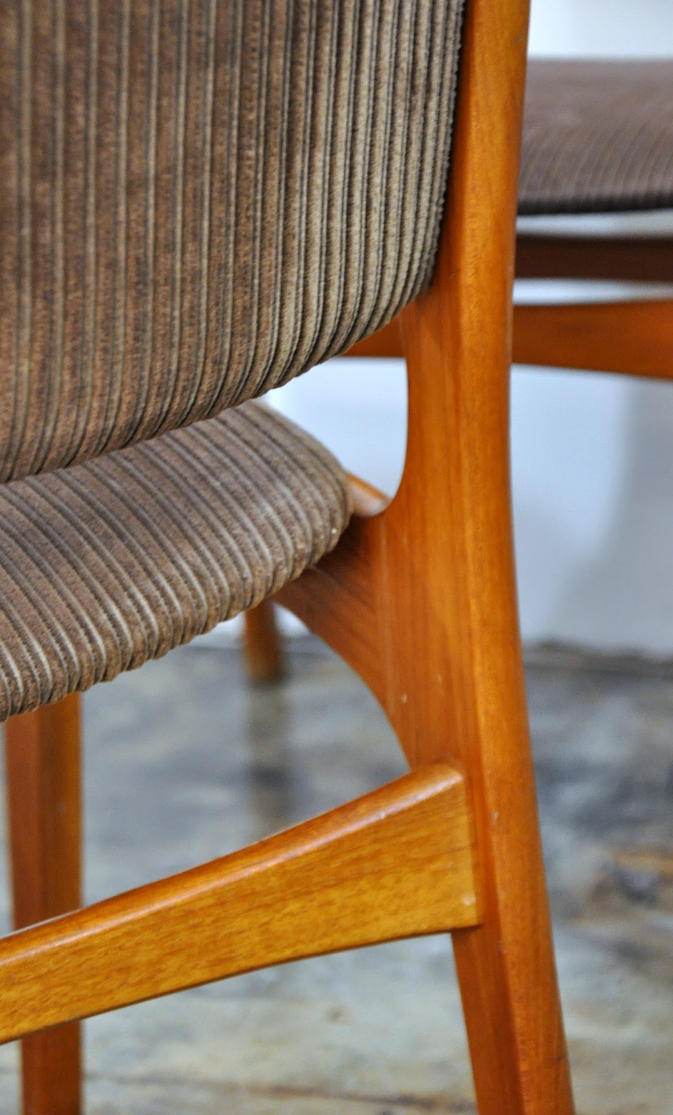 SELECT MODERN Set of 4 Danish Modern Teak Dining Chairs