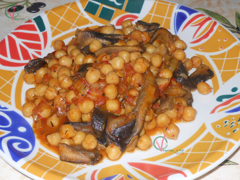 Vegetal... y tal Garbanzos con setas de cardo Vegetal... y tal Garbanzos con setas de cardo