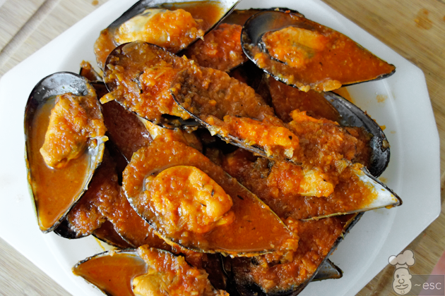Mejillones con salsa de tomate a la marinera