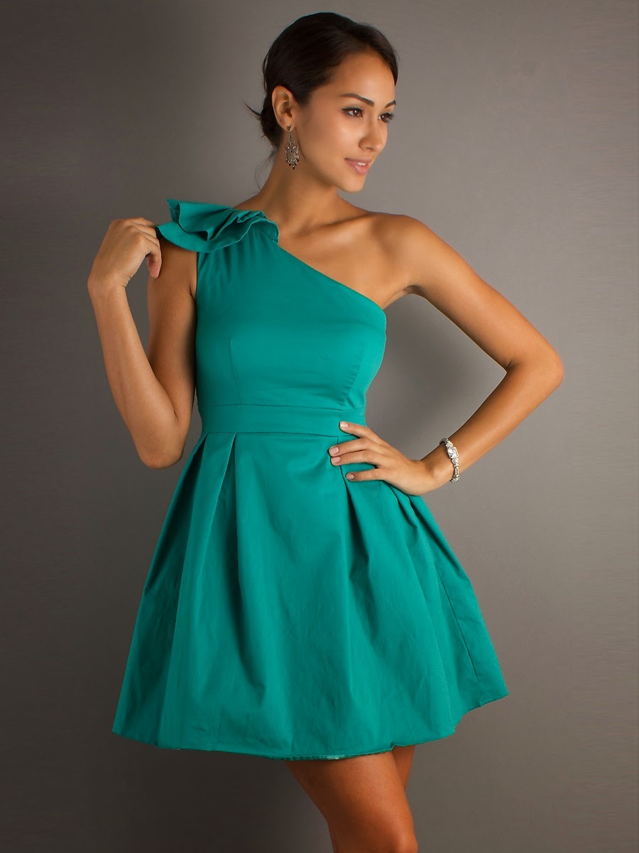 Платья хорошего качества. Девушка в платье красивая. Платья хорошего качества. Кэндис свейнпол в голубом платье. Короткое платье.