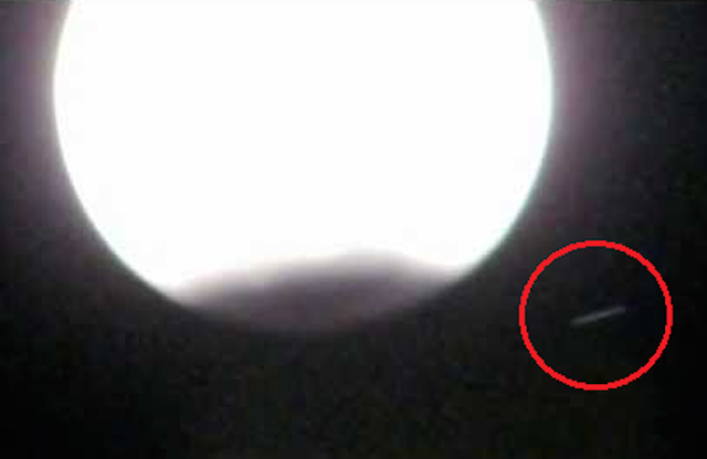 UFO News ~ 10/08&09/2015 ~ White Disk UFO Seen Over Louisville, Kentucky and MORE UFO%252C%2BUFOs%252C%2Bsighting%252C%2Bsightings%252C%2Bfigure%252C%2BOMG%252C%2Bartifact%252C%2Banomaly%252C%2BCaptain%2BKirk%252C%2BTOS%252C%2BEnterprise%252C%2BAsteroid%252C%2BStar%2BTrek%252C%2BStargate%252C%2Btop%2Bsecret%252C%2BET%252C%2Bsnoopy%252C%2Batlantis%252C%2BW56%252C%2BGod%252C%2Bqueen%252C%2BUK%252C%2Bspirit%252C%2Bghost%252C%2BNibiru%252C%2BArgentina%252C%2Bnews%252C%2Bmoon%252C%2BSun%252C%2Benergy%252C%2BV%252C%2B%2B32