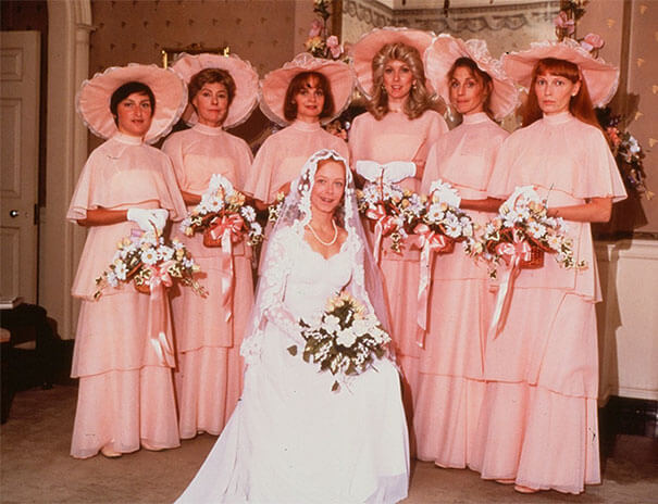22 Super-Kitch Retro Bridesmaids Dresses Prove How Much Traditions Have Changed