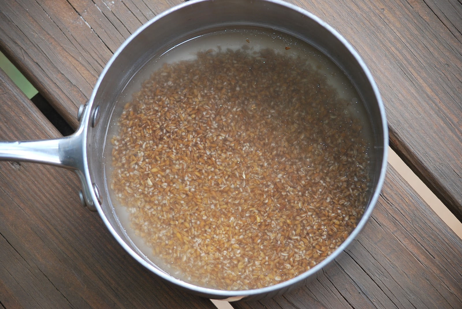 Как готовить булгур в кастрюле. Булгур пропорции. Булгур в кастрюле. Булгур в кастрюле. Булгур растение.