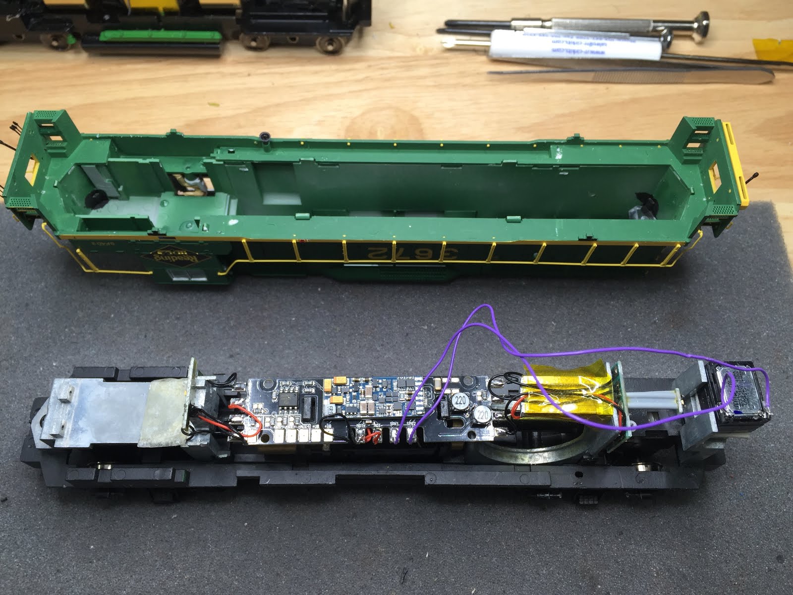 JL&T Railroad: Installing my first lot of ESU - LokSound Decoders...