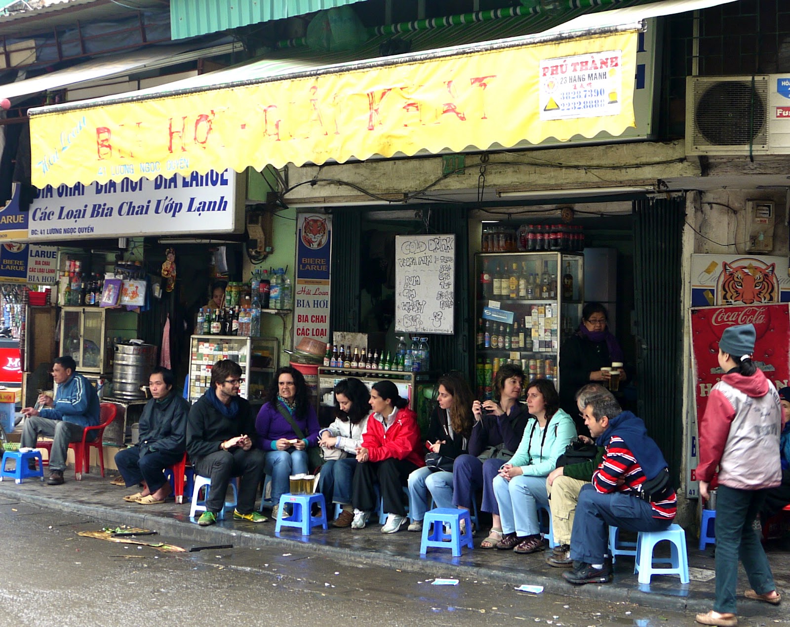 Bia hoi Corner Hanoi Old Quarter