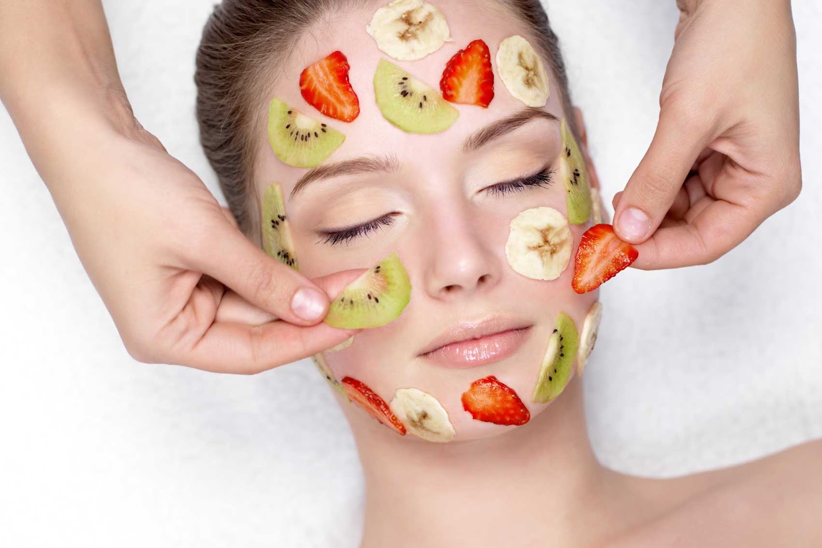 Skin Glowing Facials For BrideToBe...